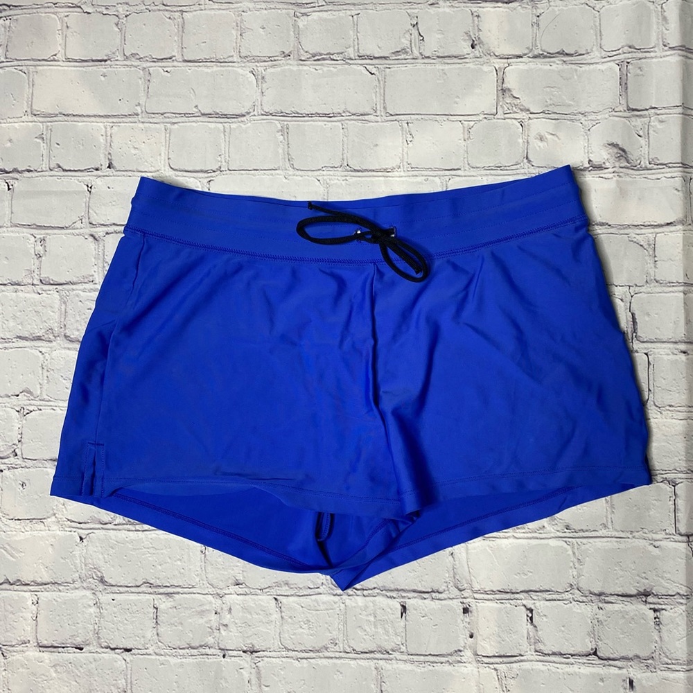 Women’s Reebok Blue Workout Shorts Medium